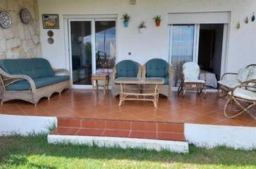 Gîte pour 2 personnes, avec vue et jardin ainsi que terrasse et piscine à Fnideq