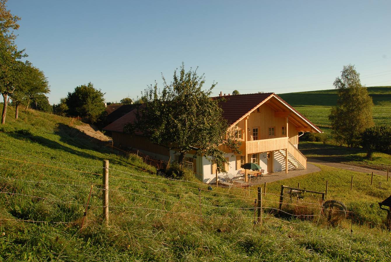 Matratzenlager 'Gelb' mit gemeinsamer Terrasse & Garten, Ohne Küche in Seeshaupt, Starnberger See