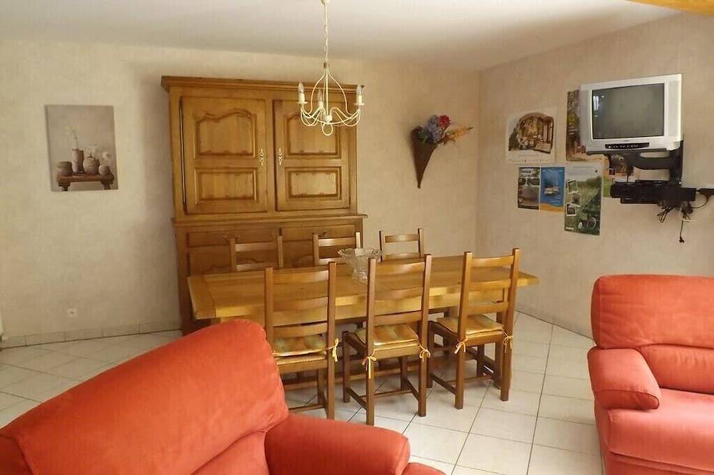 Bring family or friends together for a weekend stay near Verdun in Thillot, Verdun