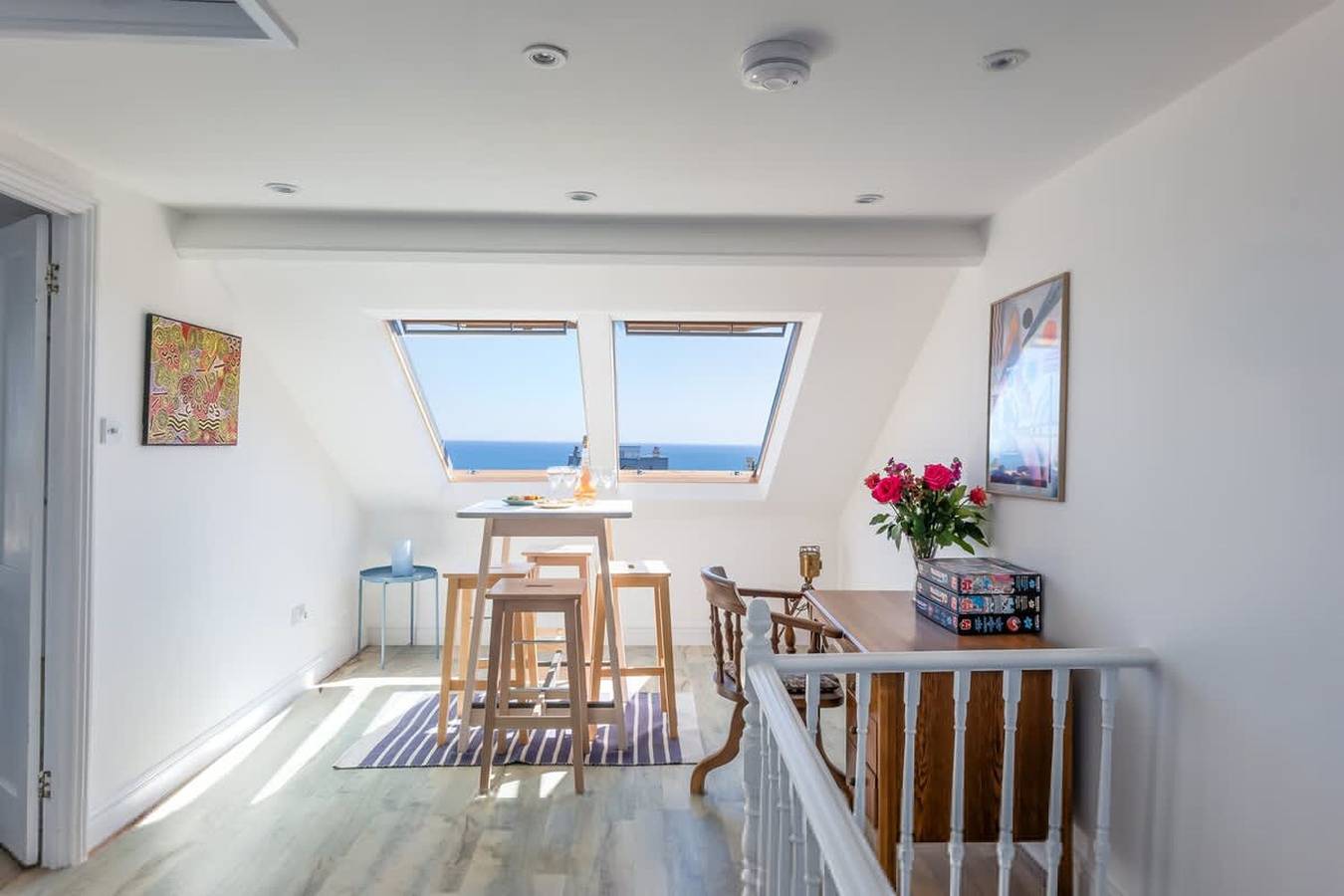 Entire apartment, Rooftop Hideaway Central Coastal Flat Sea Views in Seaton, Devon