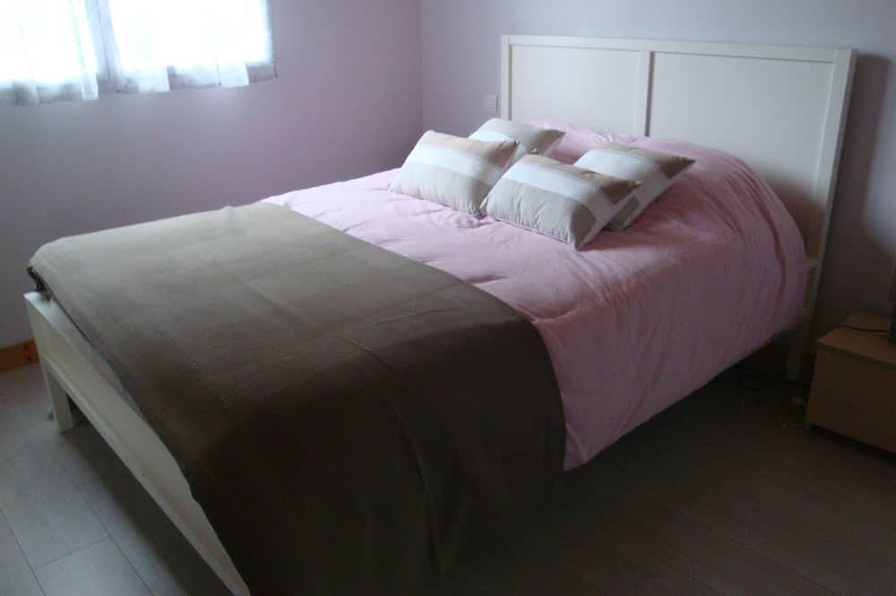 Recent house in typical village near Sea - Ria d'Etel in Landaul, Côte des Mégalithes