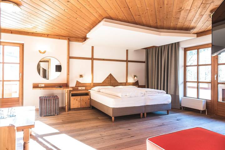Hotel für 4 Personen, mit Pool und Garten sowie Sauna und Whirlpool, kinderfreundlich in Kaprun