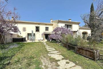 Agriturismo für 4 Personen, mit Whirlpool in der Provence