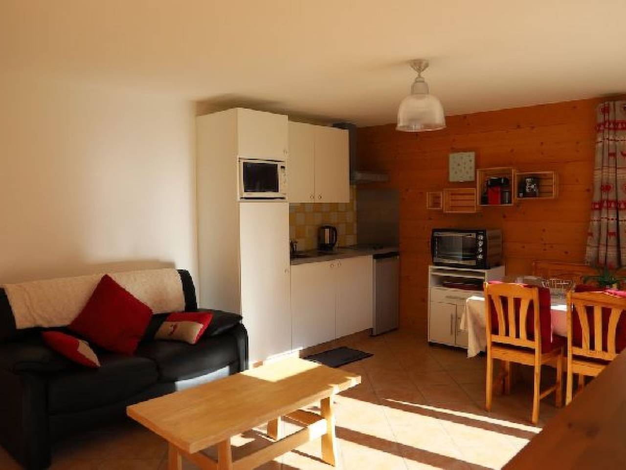 Ganze Wohnung, Ferienwohnung für 2 Personen mit Terrasse in Salvan, Martigny - Val de Bagnes & Umgebung