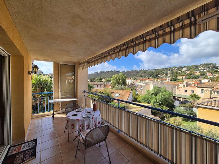 Apartamento vacacional entero, 3 rooms, in the heart of Saint Mandrier village in Saint-Mandrier-sur-Mer, Costa mediterránea (Francia)