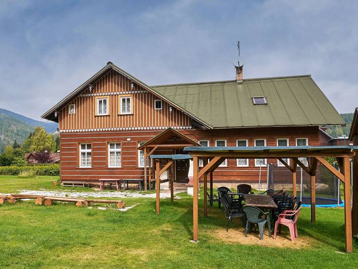 Ferienhaus für 30 Personen, mit Terrasse und Garten in Tschechien