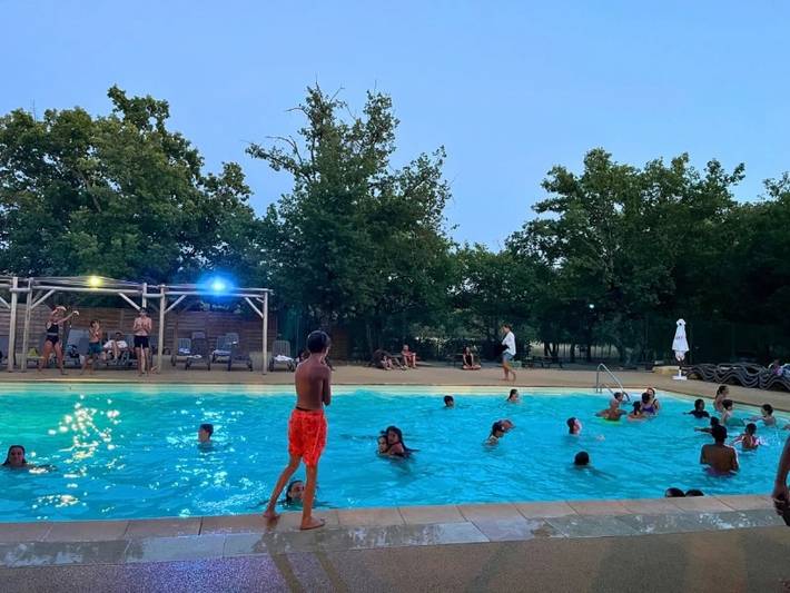Location de vacances pour 5 personnes, avec bassin pour enfant à Saint-Saturnin-lès-Apt