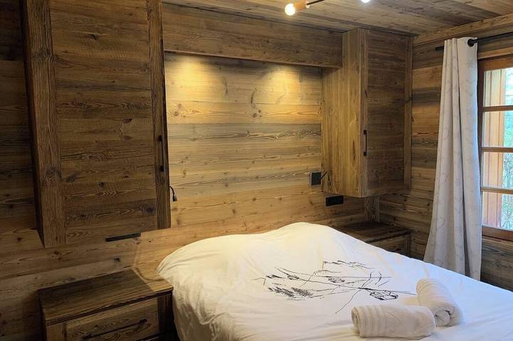 Chalet Mont Milo • Sleeps 10 • 5 Br • Sauna • Billiards • Serre Chevalier Vallée in Briançon, Serre Chevalier