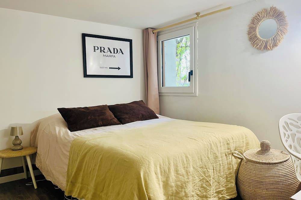 Provence house with swimming pool in Lambesc, Aix-en-Provence region