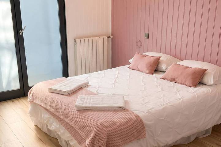 Location de vacances pour 15 personnes, avec Terrasse et Jardin à Aujols - 2