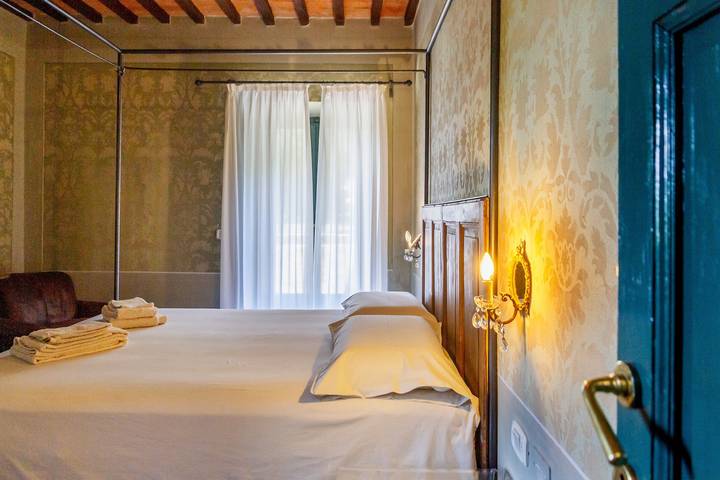 Hel lägenhet, 'Le Scope' Room with Shared Pool, Private Terrace and Shared Garden in Massa Marittima, Grosseto provins