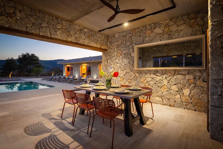 Contemporary Villa Fantazija – A Luxurious Retreat in Dicmo in Dalmatinisches Zagora