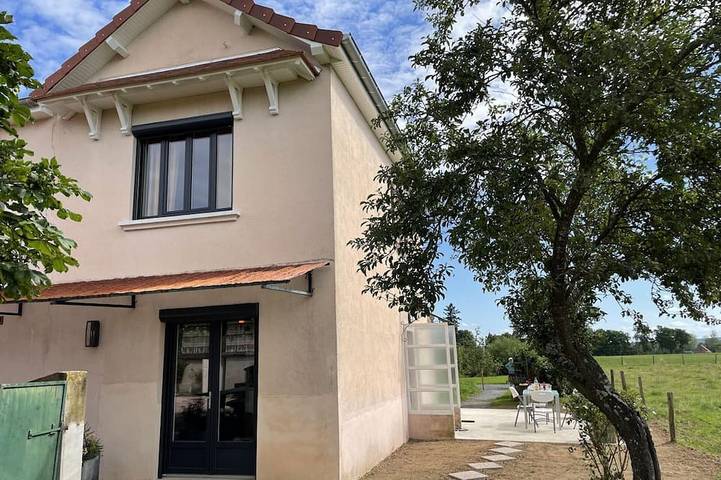 Gîte pour 4 personnes, avec Terrasse et Jardin à Pierrefitte-sur-Loire