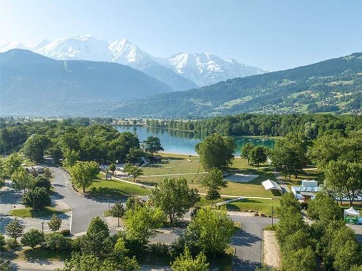 Camping für 4 Personen, mit Terrasse in Haute-Savoie