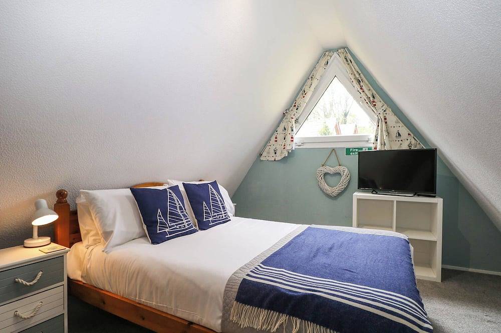 Chalet 58 - The Beach House, family friendly, with pool in Kingsdown in Kingsdown, Kent