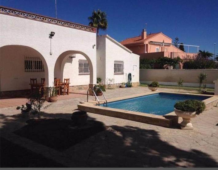 Apartamento para 6 personas, con Terraza y Jardín además de Piscina y Vistas en Amposta