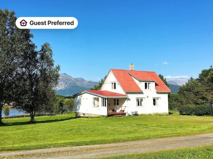 Ferienhaus für 6 Personen, mit Terrasse und Garten, kinderfreundlich in Nord-Norwegen