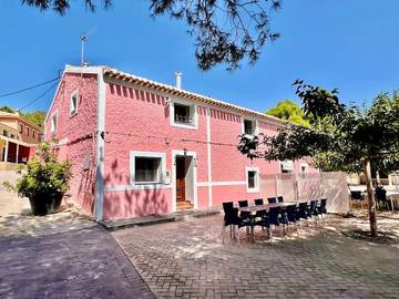 Casa rural para 12 personas, con jardín además de piscina y vistas, Se admiten mascotas en Moratalla