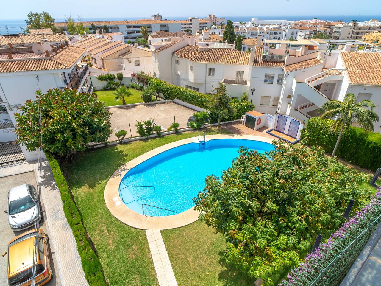 Entire apartment, Holiday Apartment in Nerja with Pool and High-Speed Internet in Playa de Burriana, Nerja