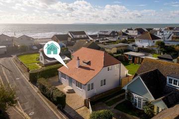 Holiday Home for 7 People in West Wittering, West Sussex, Photo 2