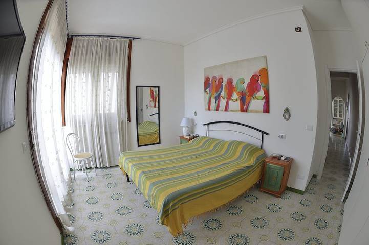 Entire apartment, An apartment nestled in the sun 110 meters from the sea in Scauri, Minturno