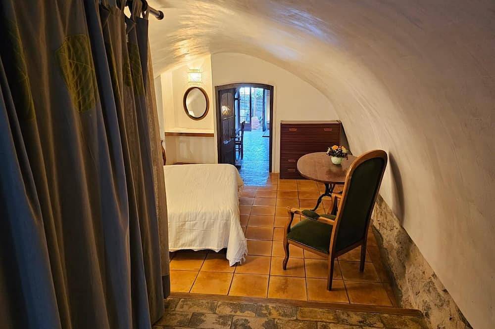 Entire apartment, Domaine de Bagard - Gîte la Bergerie 89m² 2/6 pers Terrace in Sauve, Le Vigan region