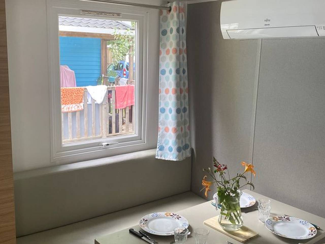 Acogedora casa móvil con piscina, WiFi, cerca de la playa y del río in Mialet, Cevenas