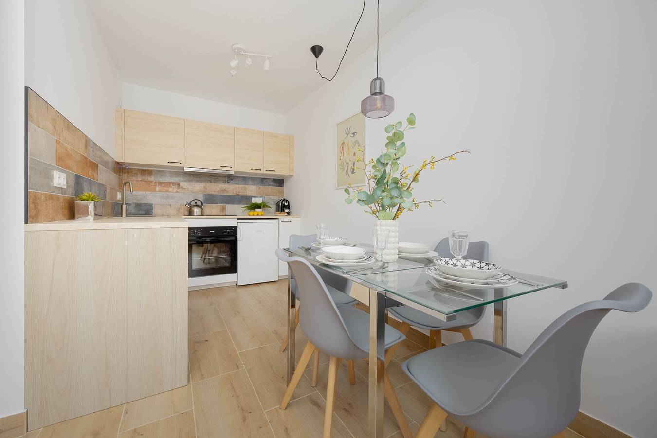 Ganze Wohnung, Climatic Apartment in Bielany | Parking and Work Space in Bielany, Warschau