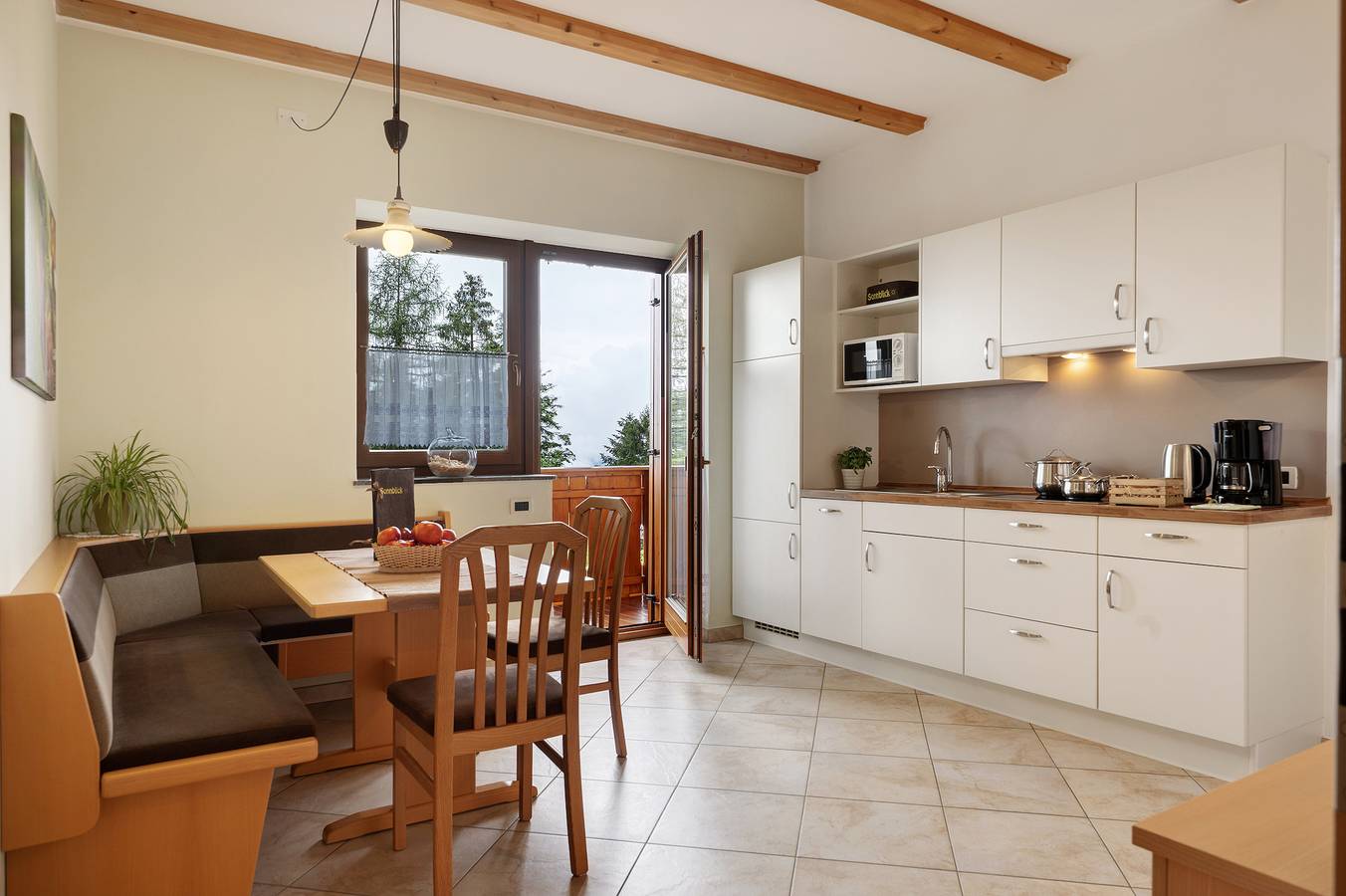 Entire apartment, Apartment 'Sonnblick' with Mountain View, Shared Garden and Wi-Fi in Leifers, Val d’Ega