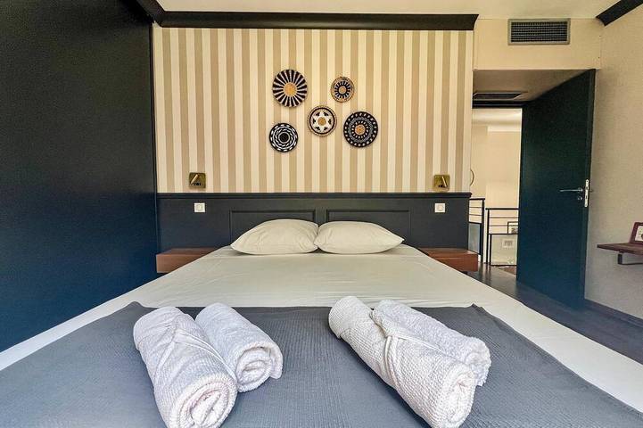 Location de vacances pour 8 personnes, avec terrasse et jardin à Aigues-Vives - 3