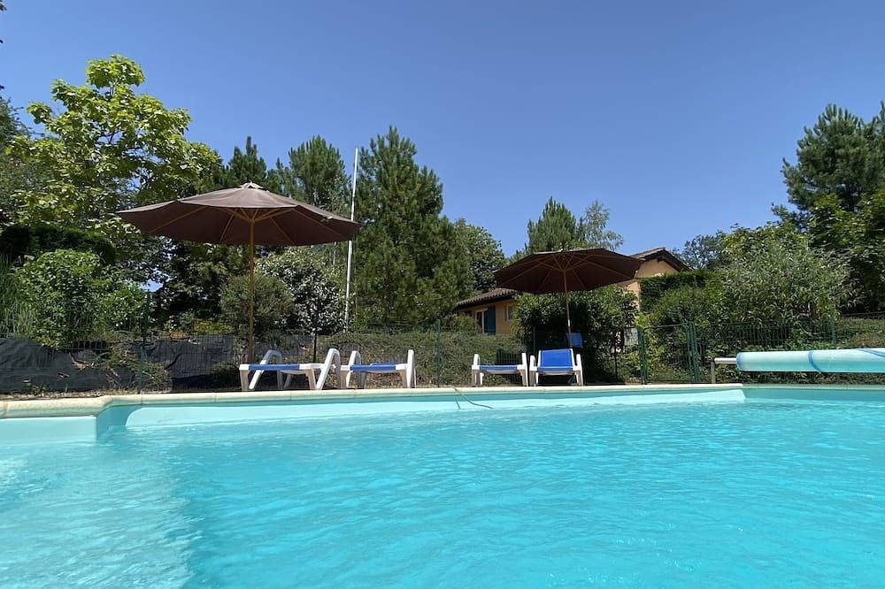Gîte avec piscine chauffée, 3 chambres, 5 pers. terrasse couverte, Wifi gratis in Belvès, Périgord Noir