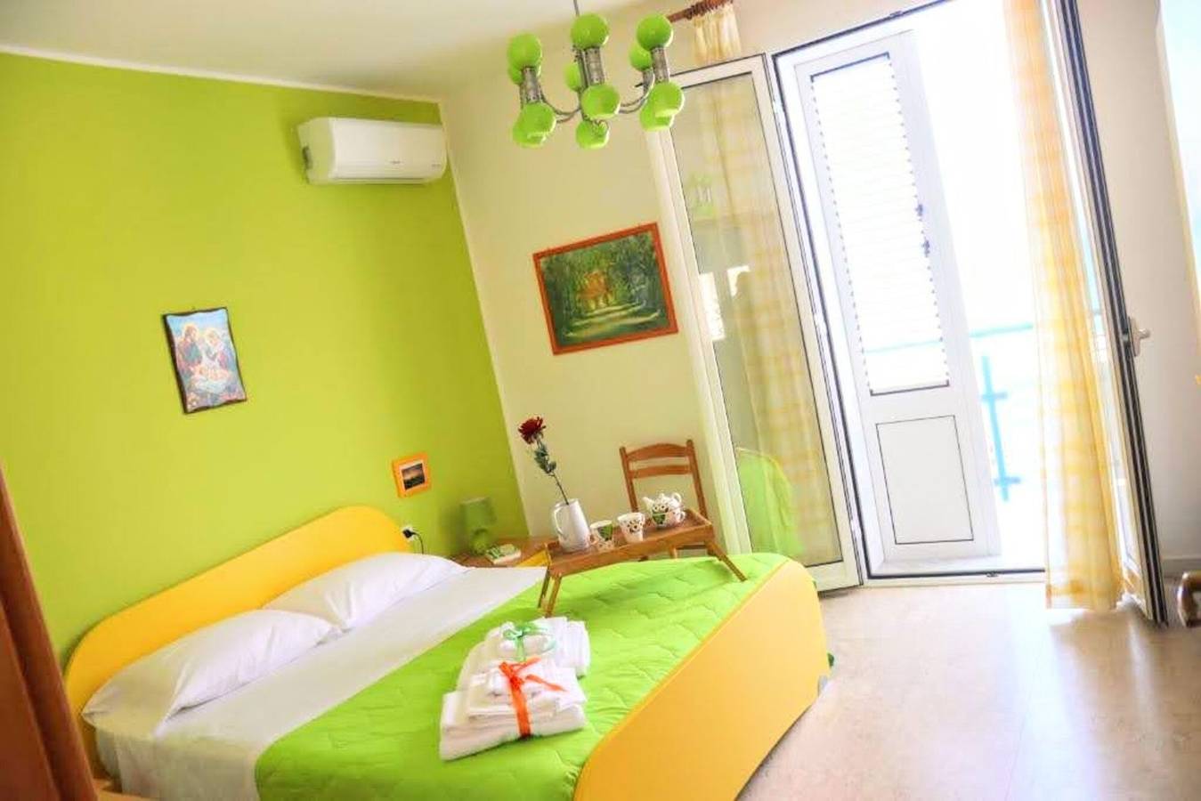 Appartement entier, Appartement 'Il Gabbiano' avec vue sur la mer, Wi-Fi et climatisation in Balestrate, Province de Palerme