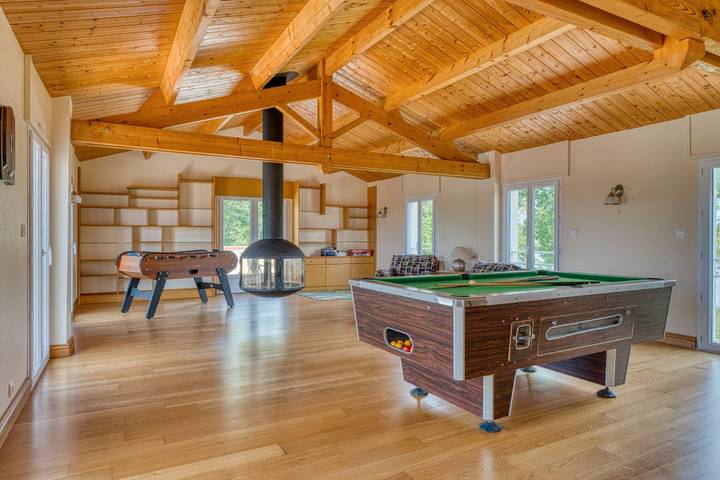 Location de vacances pour 18 personnes, avec sauna et jardin ainsi que balcon et vue sur le lac à Landevieille - 4