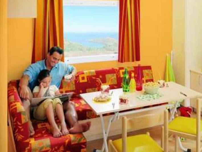 Camping  Villages Rives d'Olt et Aubrac - Mobilhome 4 personas - Mh Classique 2 dormitorios 4 personas in Saint-Geniez-d'Olt, Parc naturel régional de l'Aubrac
