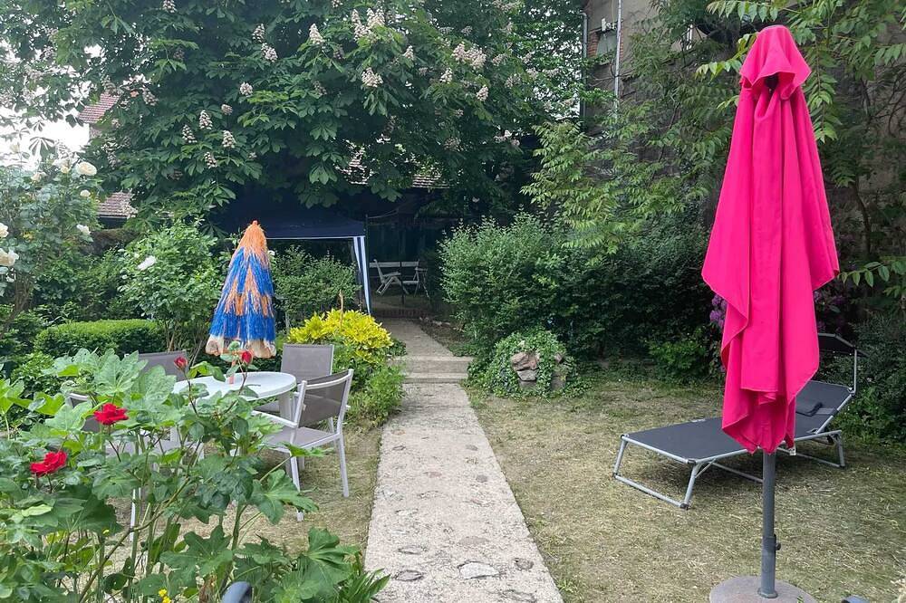 Apartamento entero, Homerez - Estudio en Néris-les-Bains in Néris-les-Bains, Región de Montluçon