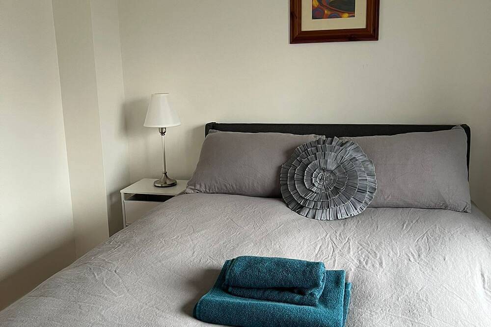 2-Bed Home with Parking, Near Birmingham Airport, Nec & Jlr in Birmingham, Birmingham y alrededores