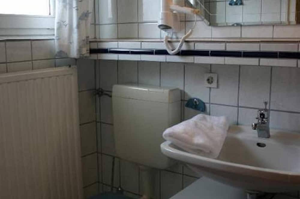 Ganze Wohnung, Pidder Lyng - Fw 2 - Ferienwohnung Pidder Lyng Fw 2: Parterre, 58 m², 500 m zum in Utersum, Föhr