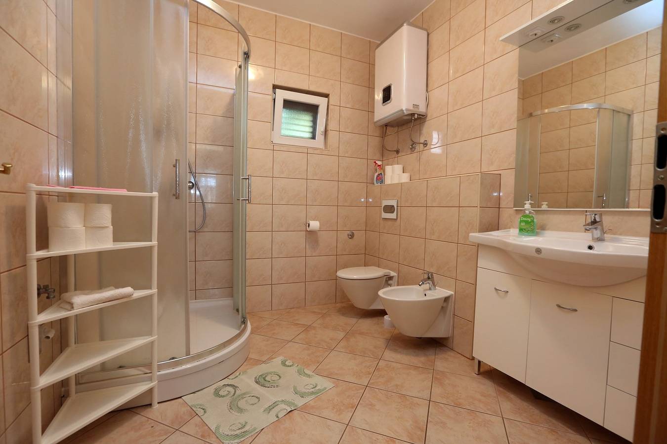 Hel leilighet, One-bedroom apartment on the ground floor in Primosten, Šibenik-Knin