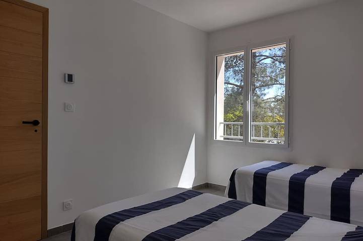 Location de vacances pour 15 personnes, avec jacuzzi à Saint-Julien-de-Peyrolas - 4