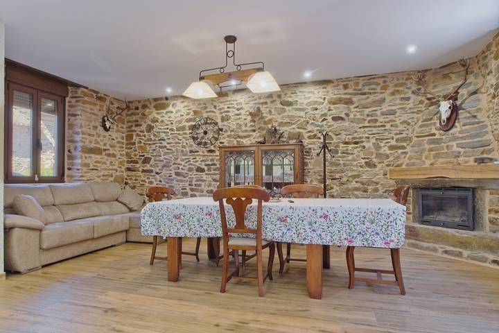 Casa de vacaciones para 10 personas, con Balcón además de Jardín y Sauna en Castilla y León - 2