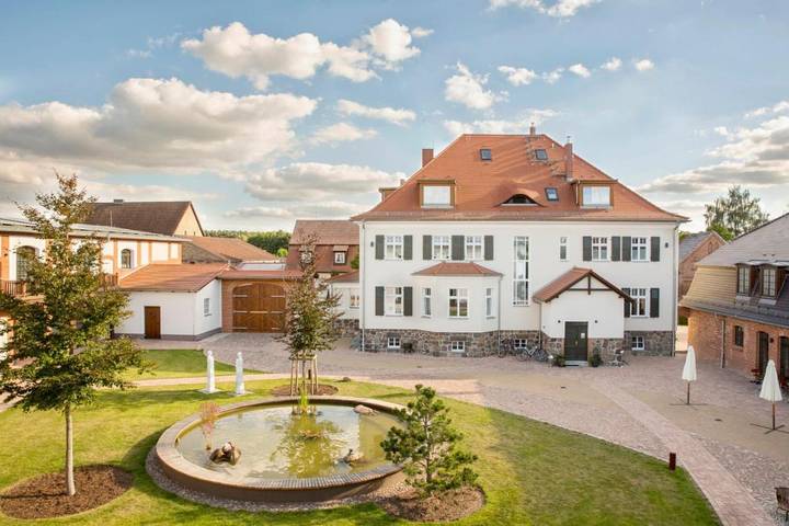 Hotel für 2 Personen, mit Terrasse und Garten sowie Pool und Sauna in Bad Belzig
