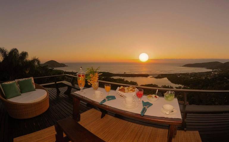 Pousadas para 2 pessoas, com vista e jardim na Praia do Rosa