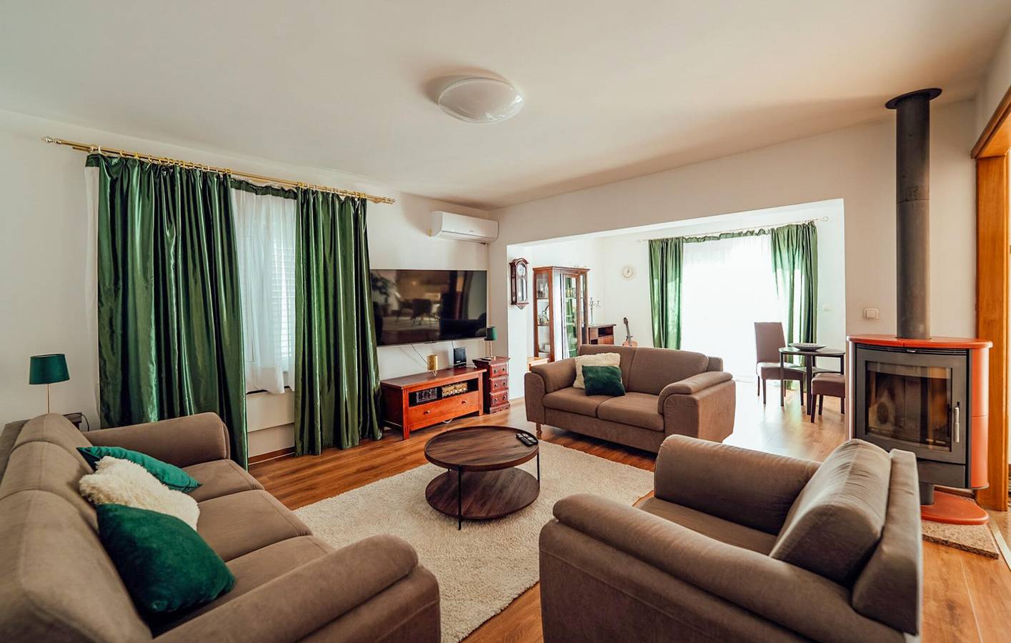 Charmantes Apartment mit Pool in der Nähe des Zentrums und der Sehenswürdigkeiten von Imotski in Imotski, Makarska Riviera