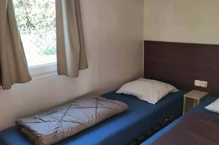 Mobil home pour 4 personnes, avec terrasse et piscine, animaux acceptés à Massillargues-Attuech - 3