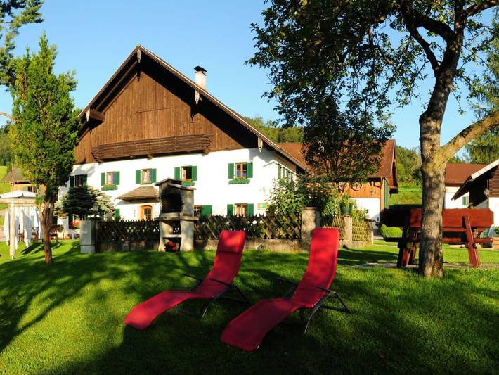 Bauernhof für 3 Personen, mit Garten und Seeblick sowie Ausblick, kinderfreundlich im Salzkammergut