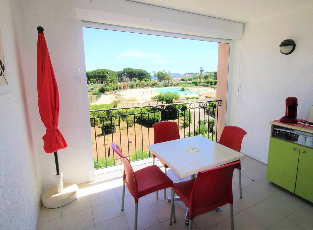 Apartamento entero, Aplica 4 personas con piscina y acceso directo a la playa en los Marines de Gassin in Port Cogolin, Gassin