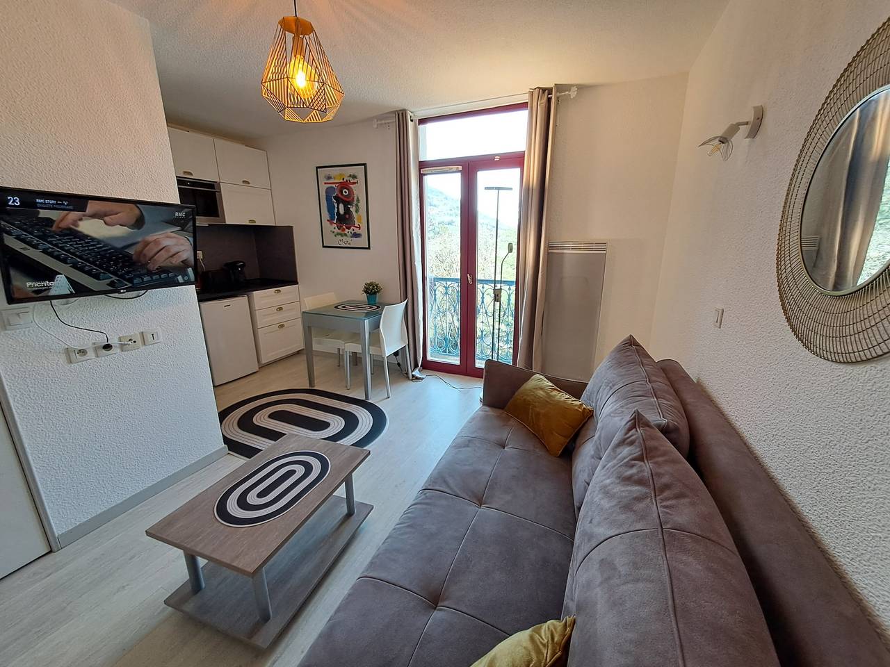 Studio „Le Splendid 3“ – 3-Sterne-Hotel mit Bergblick, Gemeinschaftsgarten und Wlan in Allevard, Isère