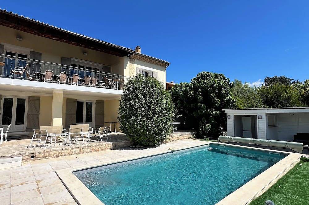 Big house 250 m2 Swimming pool Warmed in charming Provençal village in Mormoiron, Parc naturel régional du Mont-Ventoux