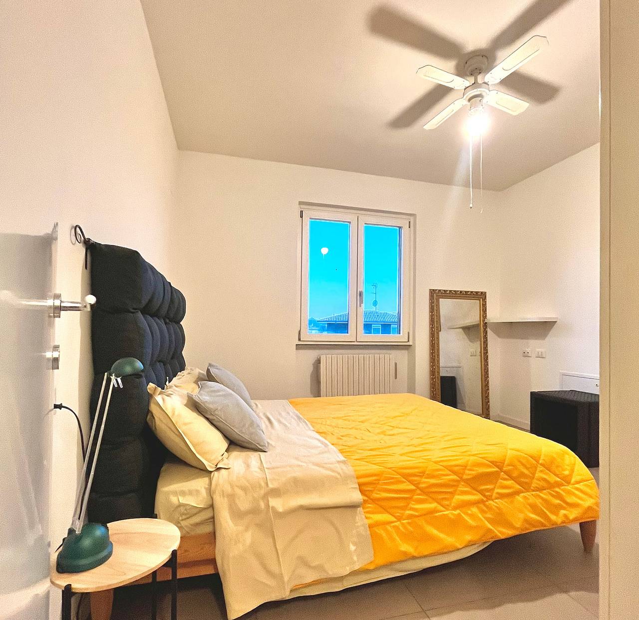 Ganze Wohnung, „Panoramic Apartment“ mit Seeblick, Wlan und Klimaanlage in Padenghe sul Garda, Gardasee-Berge