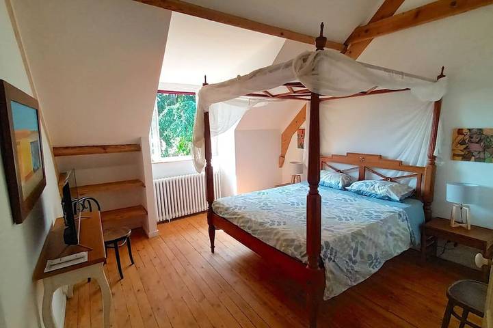 Gîte pour 4 personnes, avec jardin et piscine à Blaison-Gohier - 2